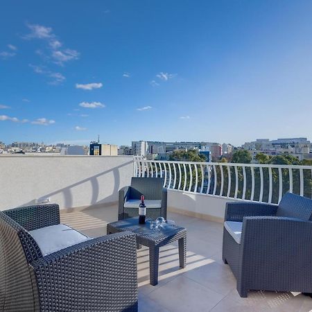 Centric And Modern Penthouse Close To Amenities Msida Luaran gambar