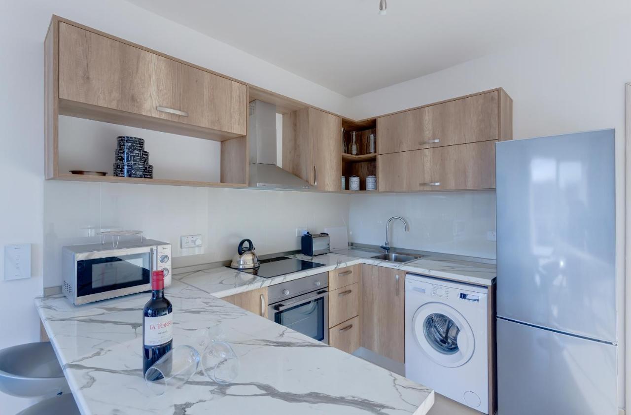 Centric And Modern Penthouse Close To Amenities Msida Luaran gambar