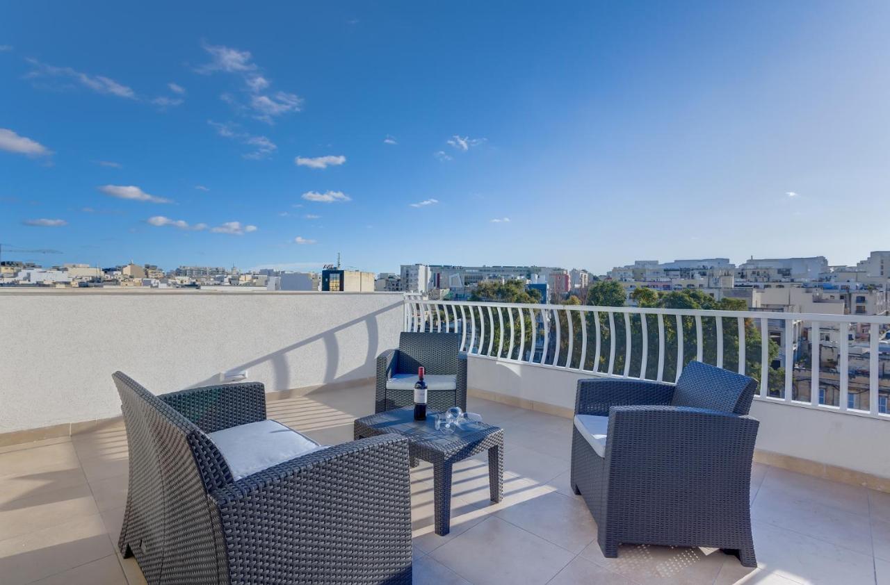 Centric And Modern Penthouse Close To Amenities Msida Luaran gambar