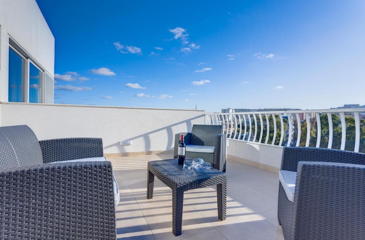 Centric And Modern Penthouse Close To Amenities Msida Luaran gambar